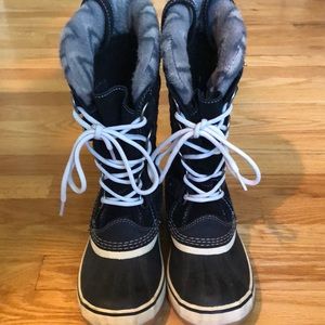 Black Sorel boots